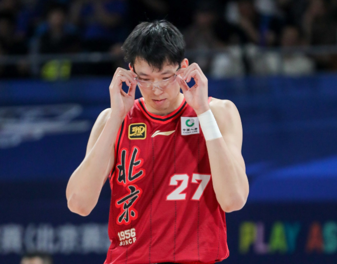 欧亿体育官方入口-许利民:周琦眼睛初步检查不像去年那么严重 今晚肯定不打