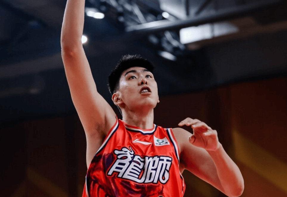 欧亿体育登录入口-两战轰37+24！中国男篮22岁2米26中锋崛起：郭艾伦助他再蜕变